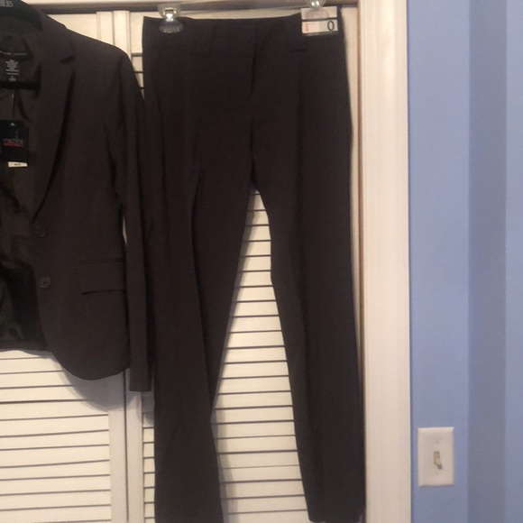 BRAND NEW New York and Company Womens Suit set - Picture 3 of 4